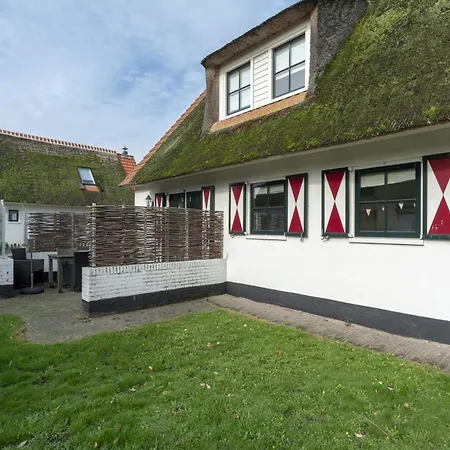 Spacious With Garden Villa *