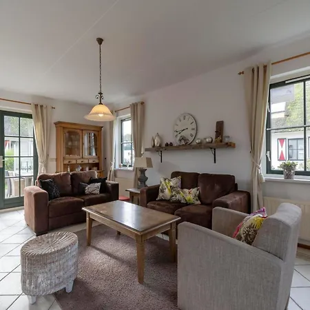 In Near The Каллантсог